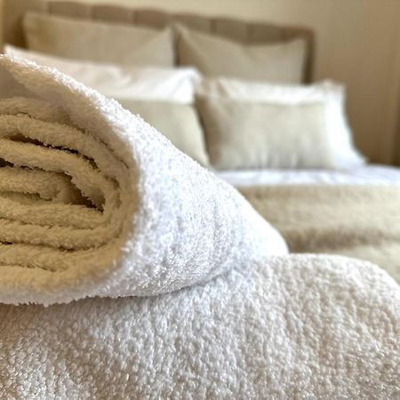 Private Room With En-Suite And Parking In Shared Flat Глазгоу Екстериор снимка