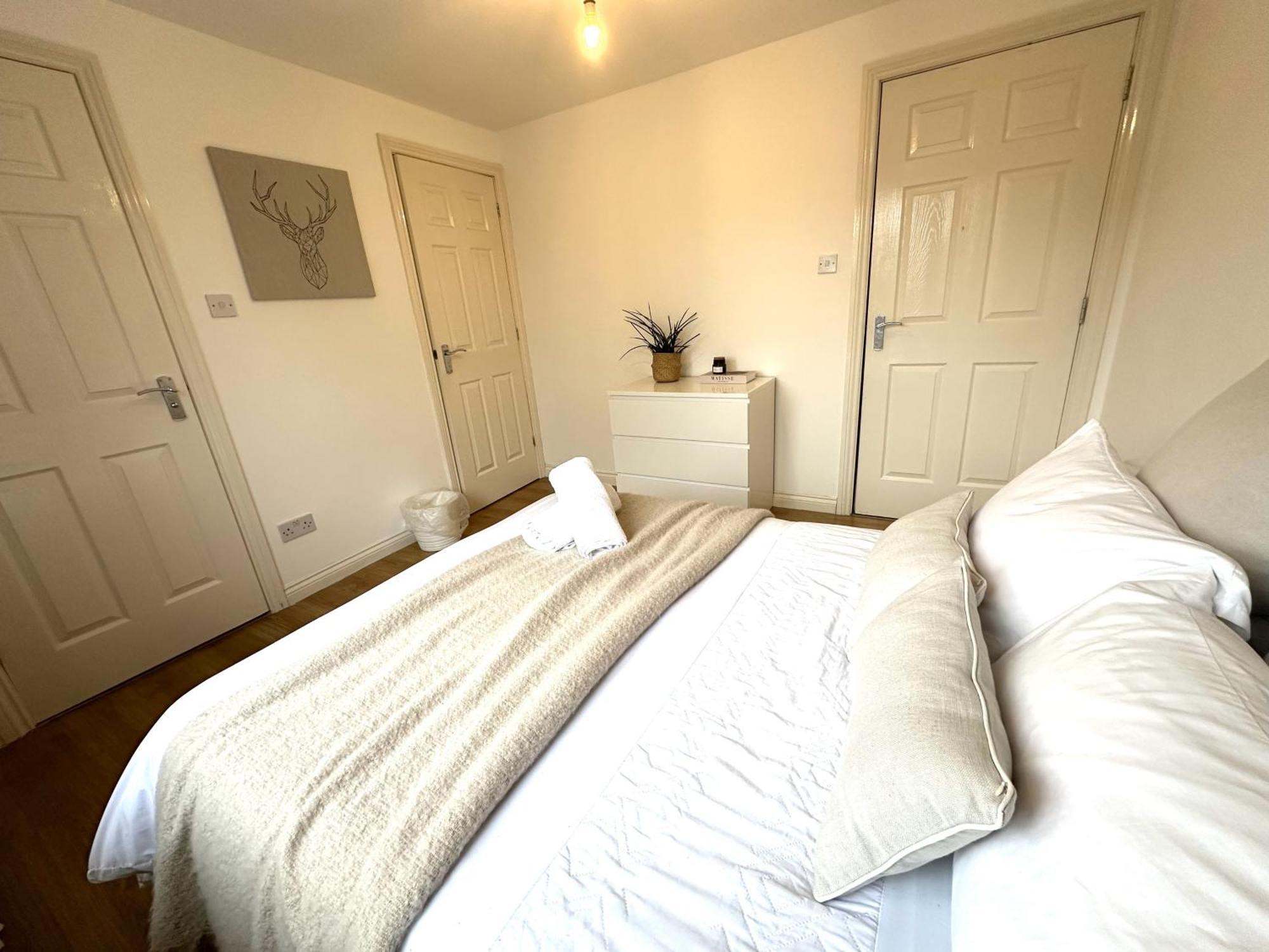 Private Room With En-Suite And Parking In Shared Flat Глазгоу Екстериор снимка