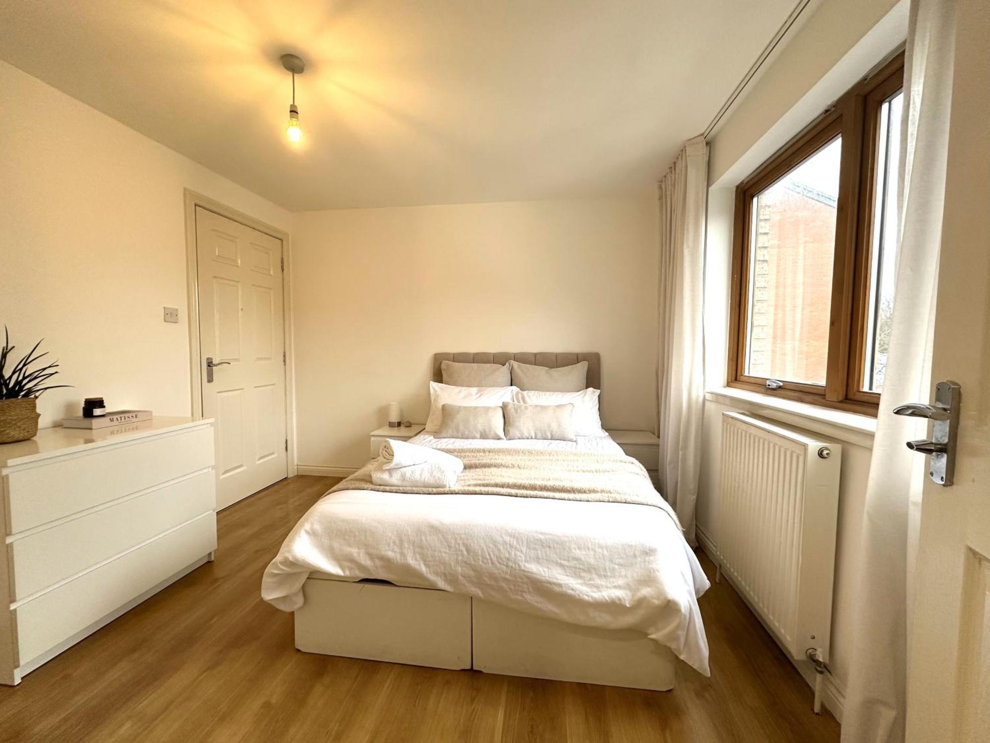Private Room With En-Suite And Parking In Shared Flat Глазгоу Екстериор снимка